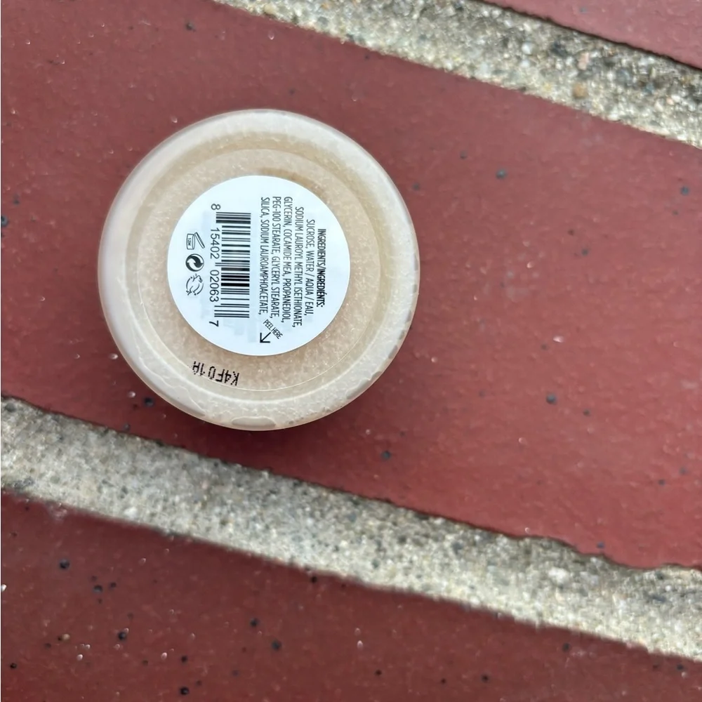 Oaui body scrub 1 oz